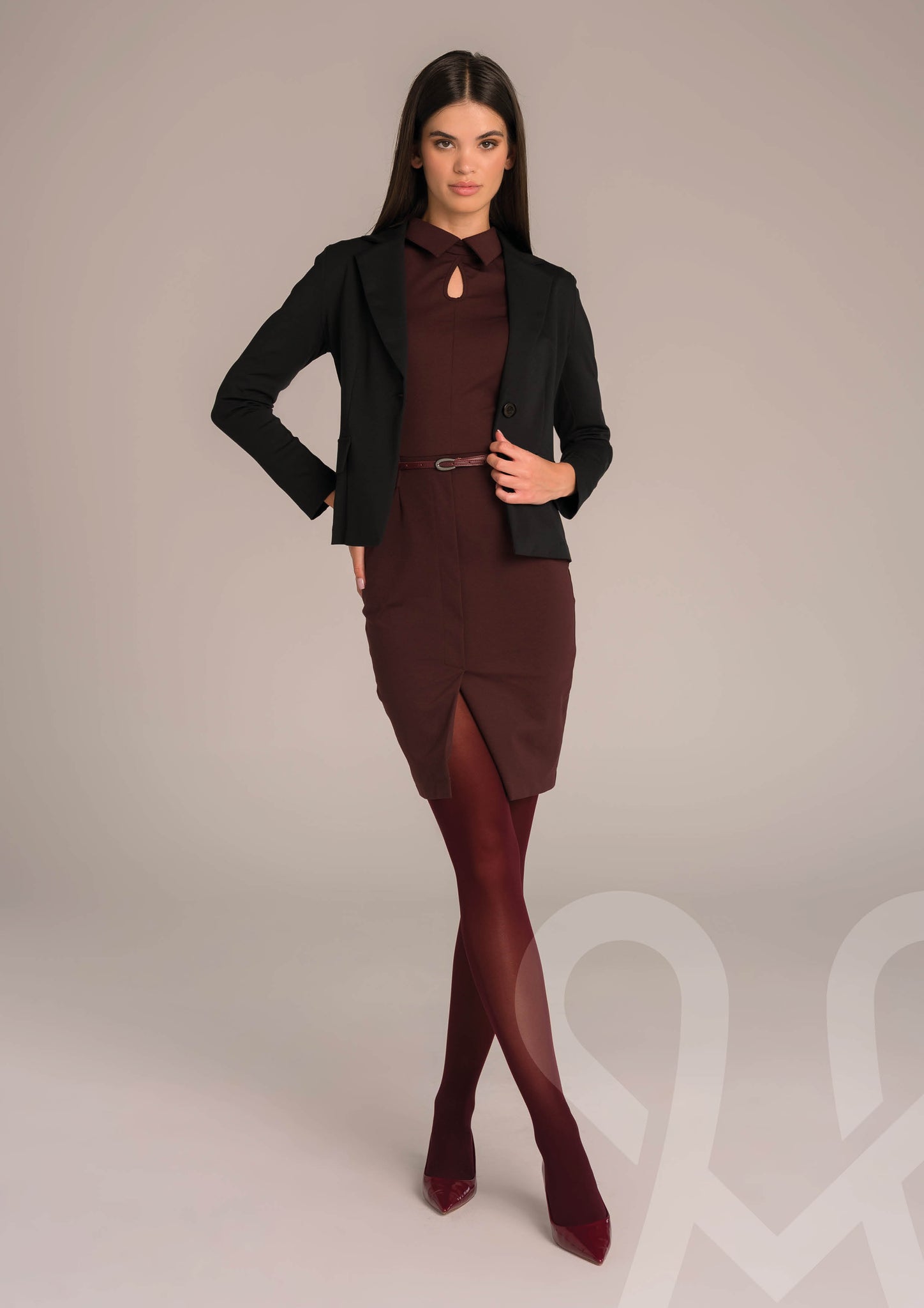 MAGENTA Šaty bez opasku M1904169