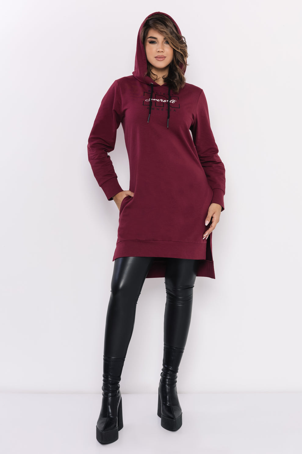 AMNESIA Csöre tunika bordová