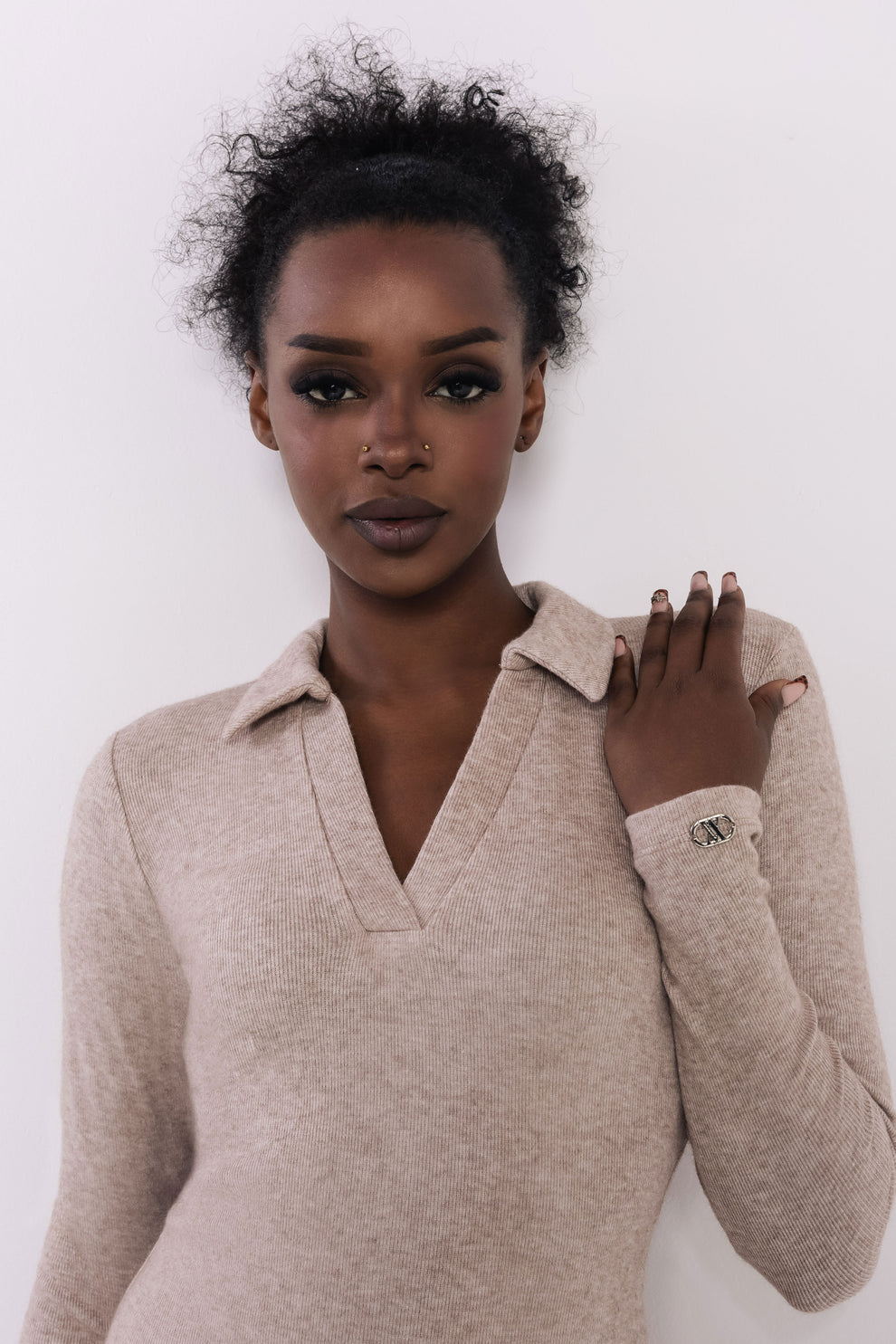 AMNESIA Visual šaty béžové