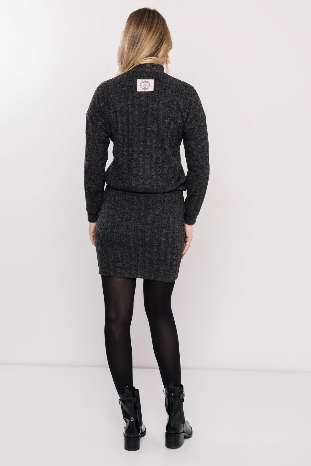 AMNESIA Mietta šaty čierne pletené