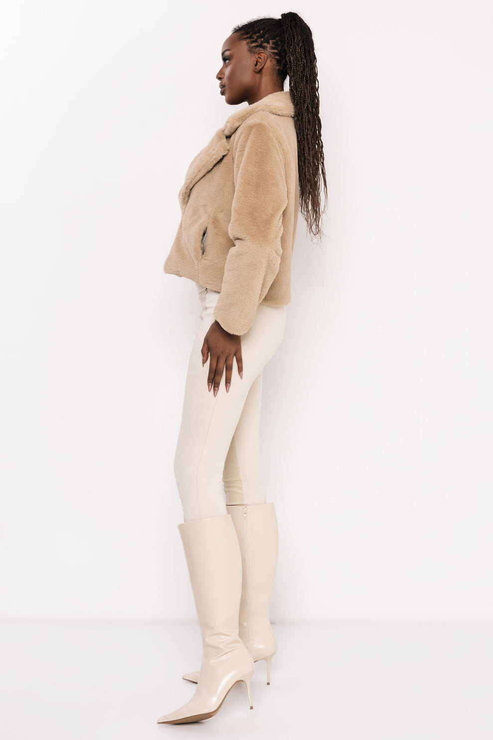 AMNESIA Furila bunda piesková