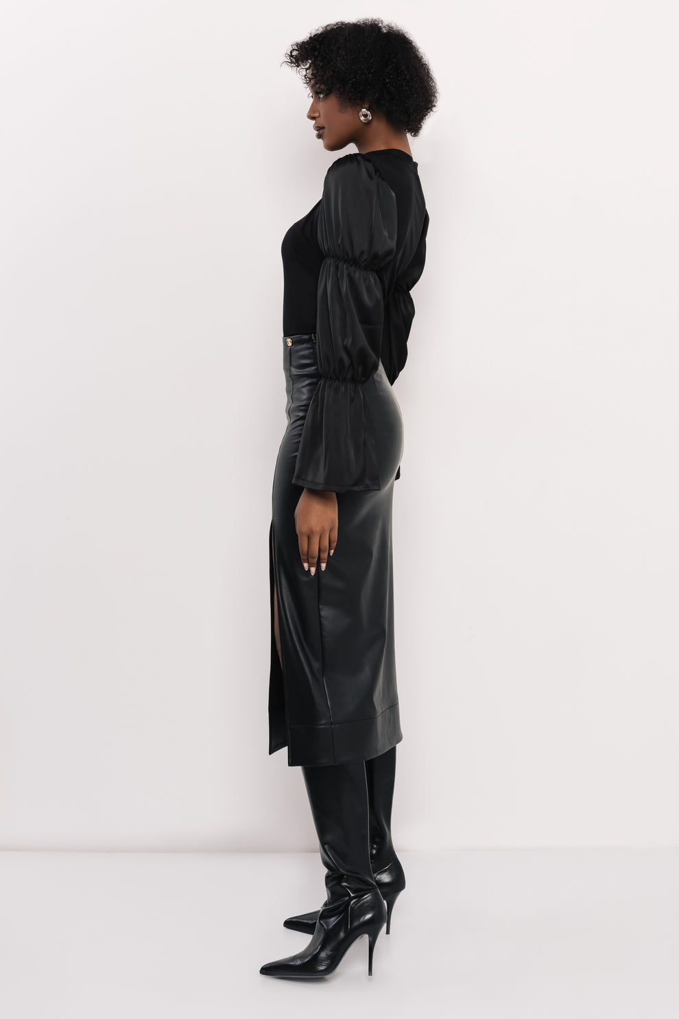 AMNESIA Peglon Top čierny