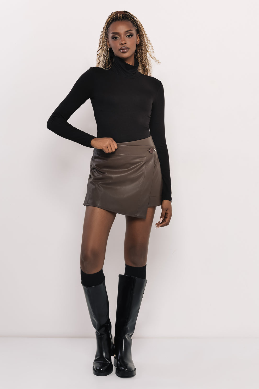 AMNESIA Nemila rolák čierny