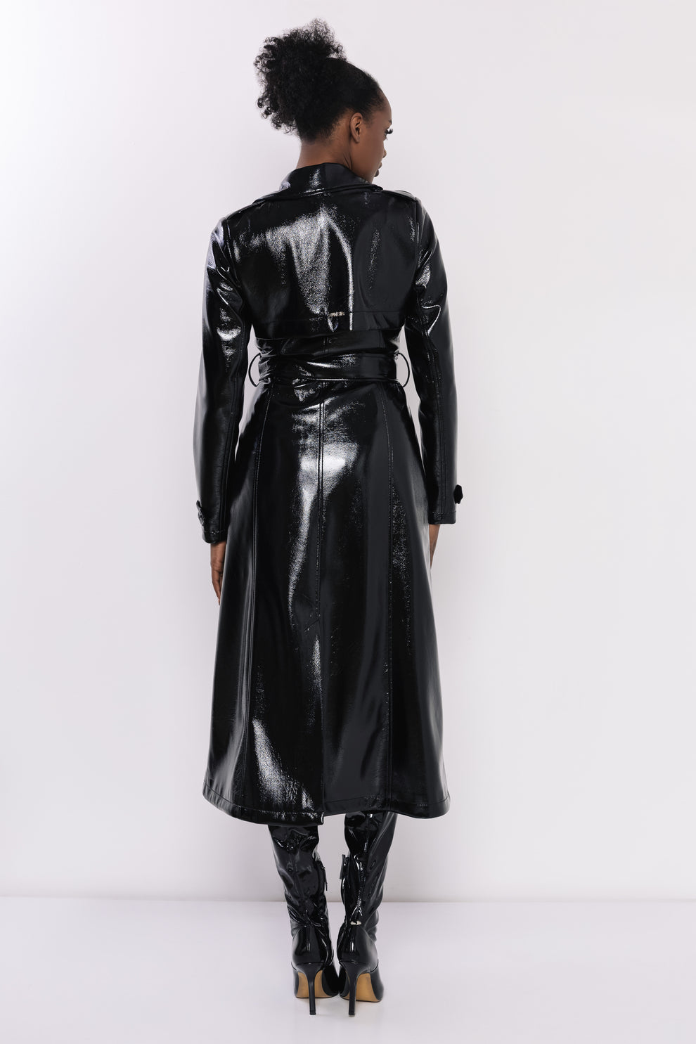 AMNESIA Zoje kabát lakovaný čierny