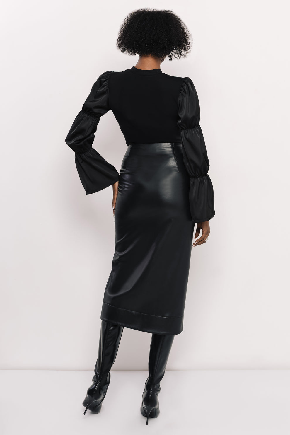 AMNESIA Peglon Top čierny