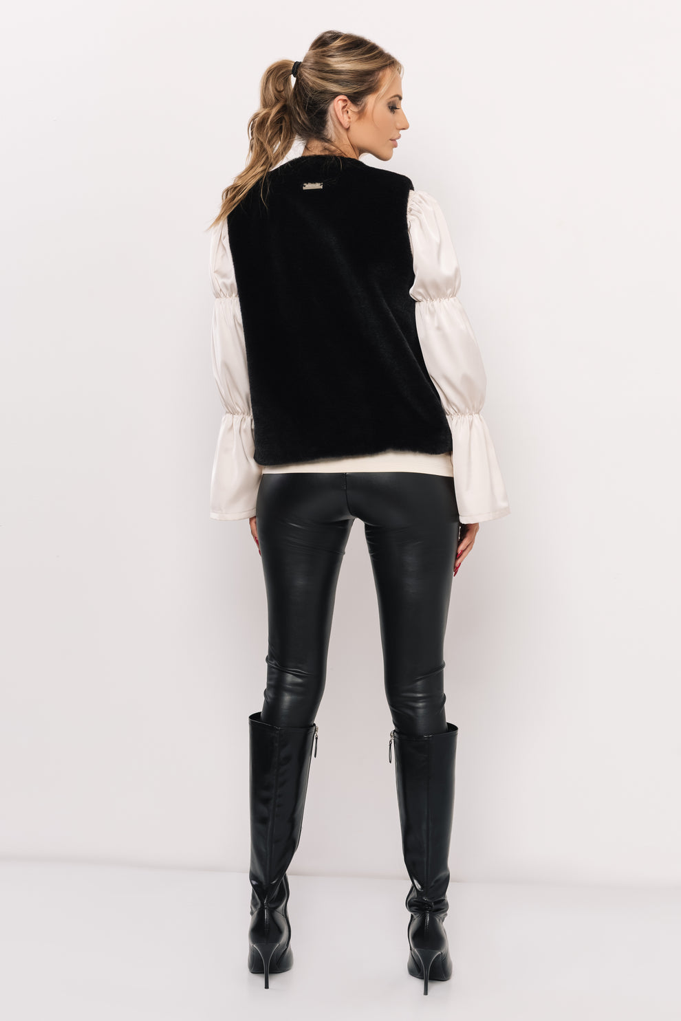 AMNESIA Porto vesta čierna