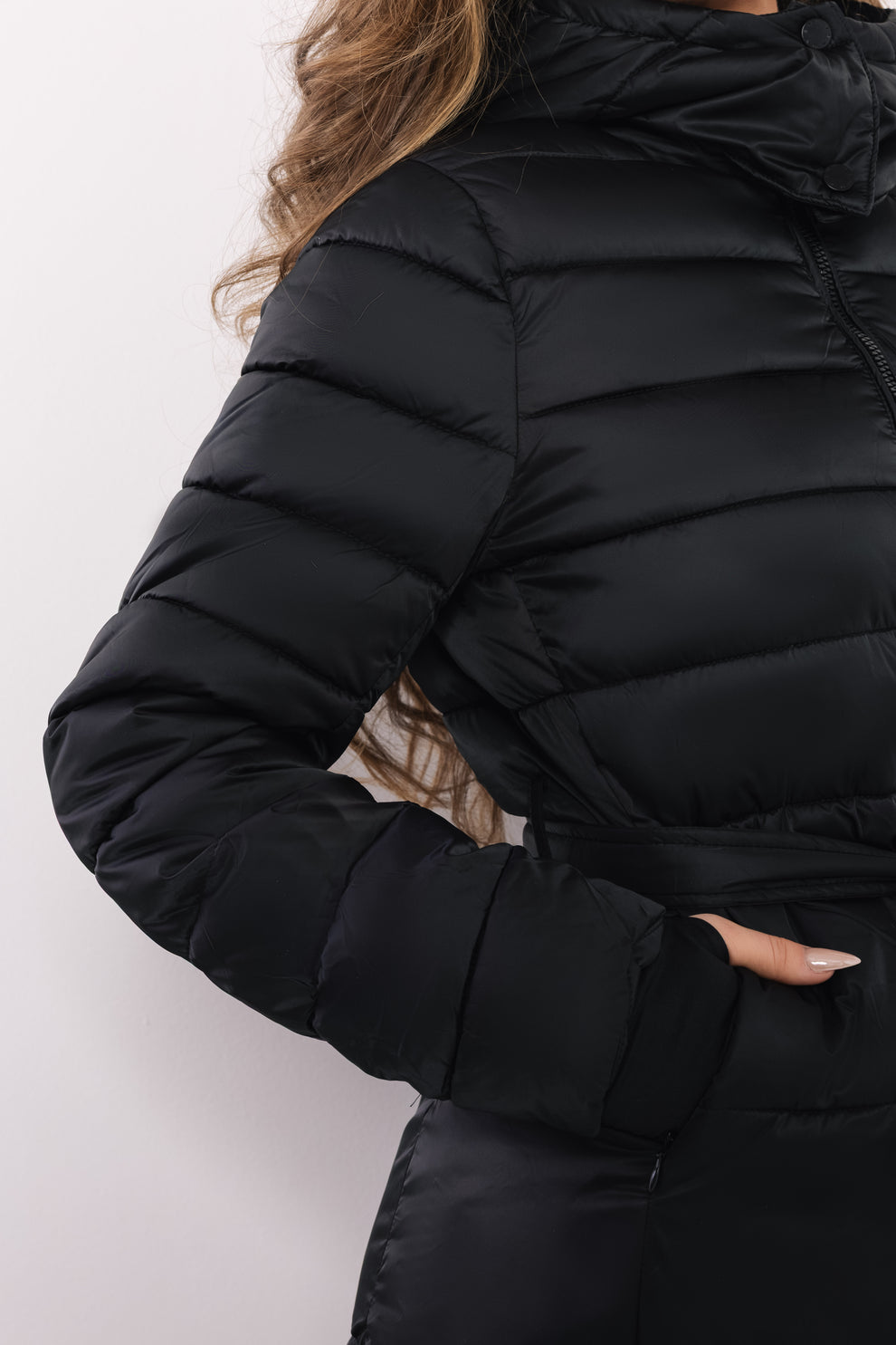 AMNESIA Blanka kabát štepovaný dlhý čierny