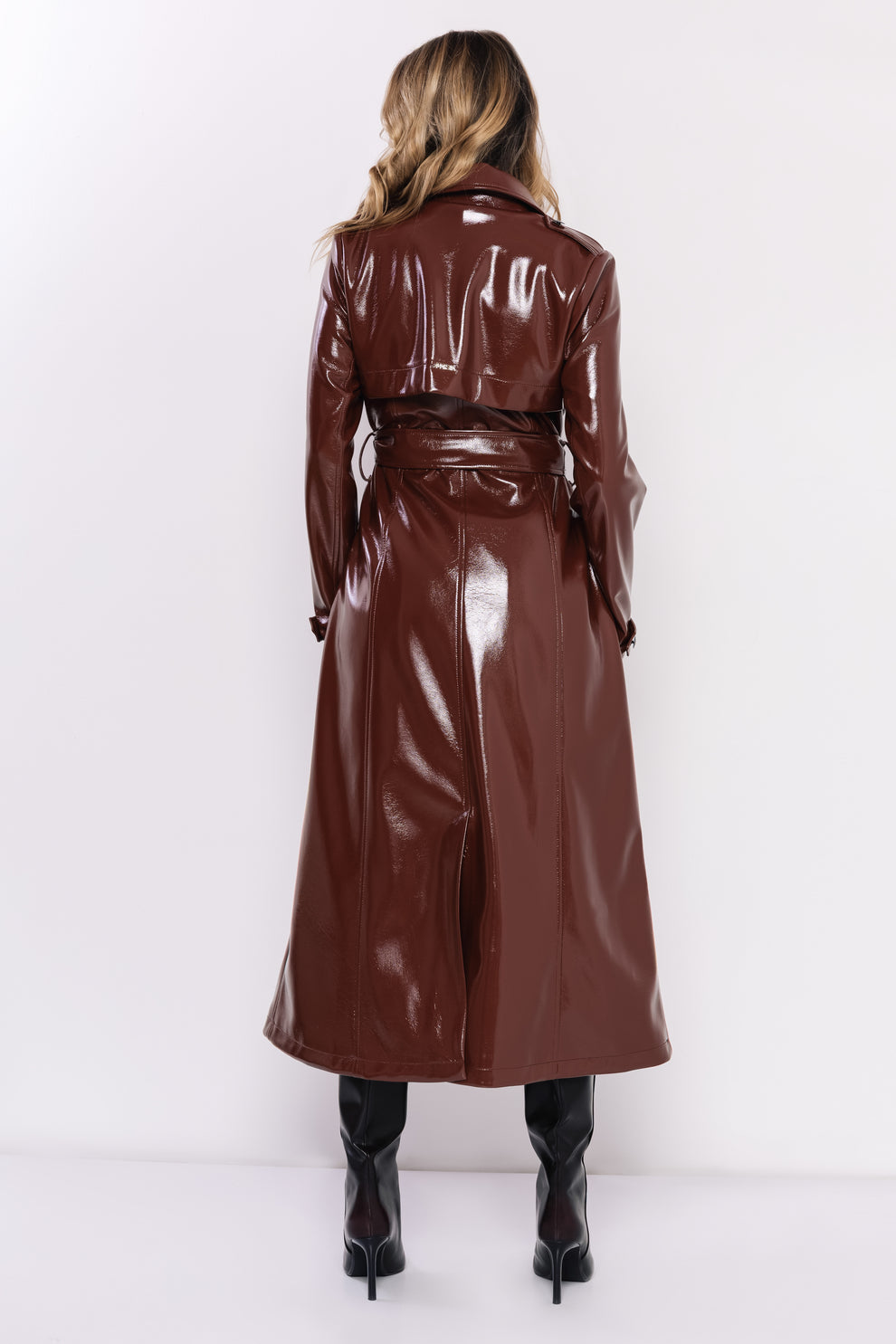 AMNESIA Zoje kabát lakovaný hnedý