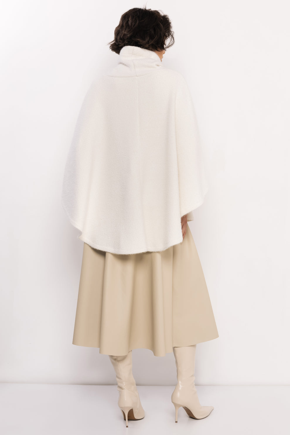 AMNESIA Diola pončo krémové