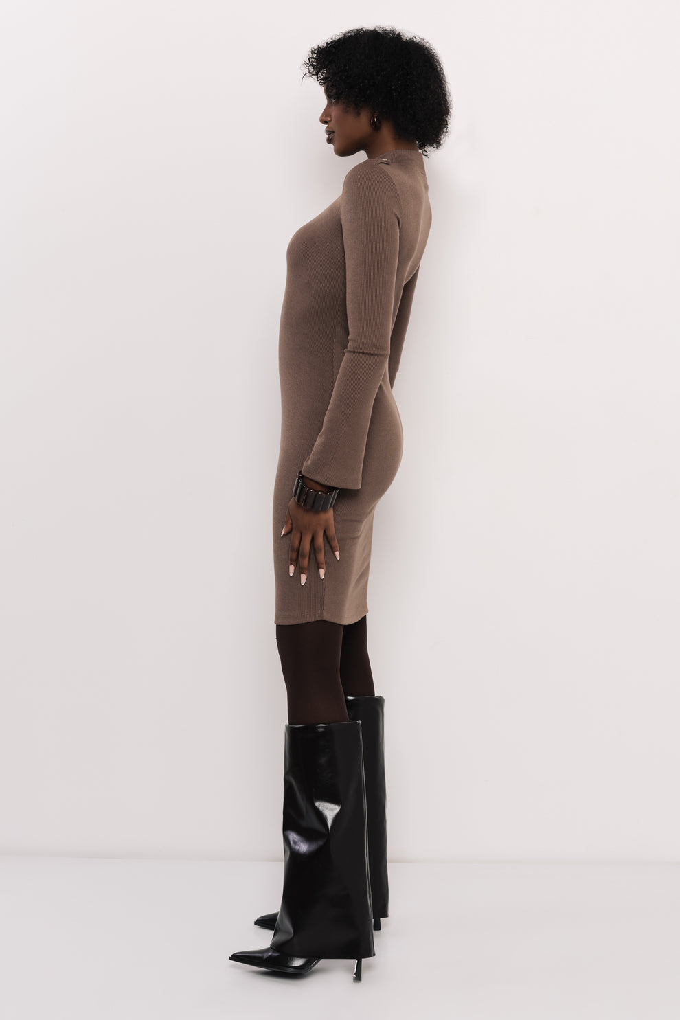 AMNESIA Duby šaty hnedé