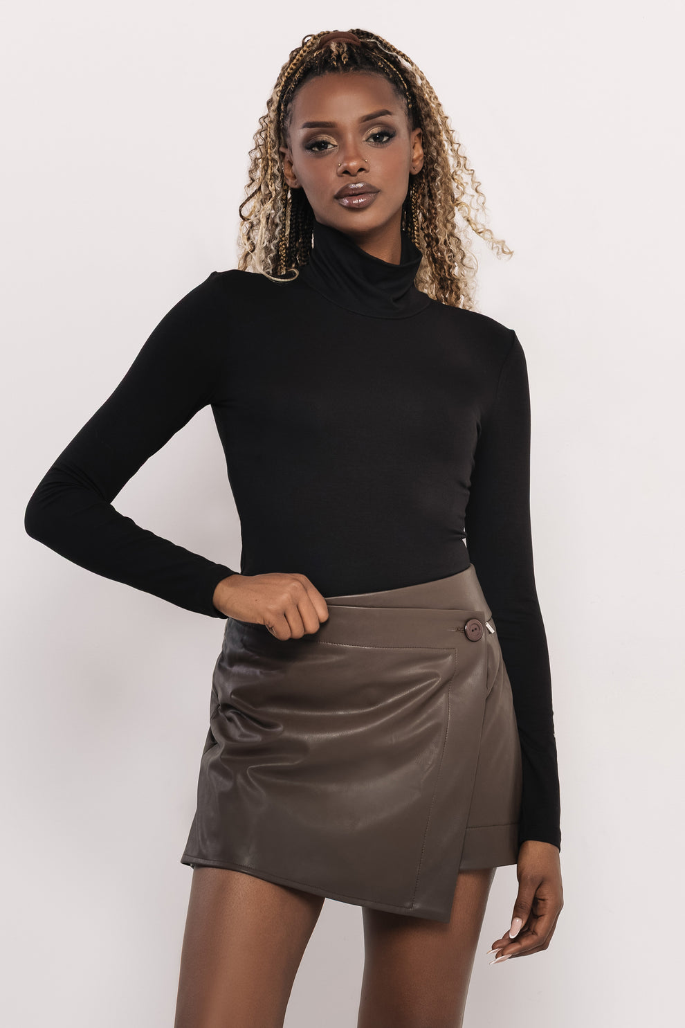 AMNESIA Nemila rolák čierny