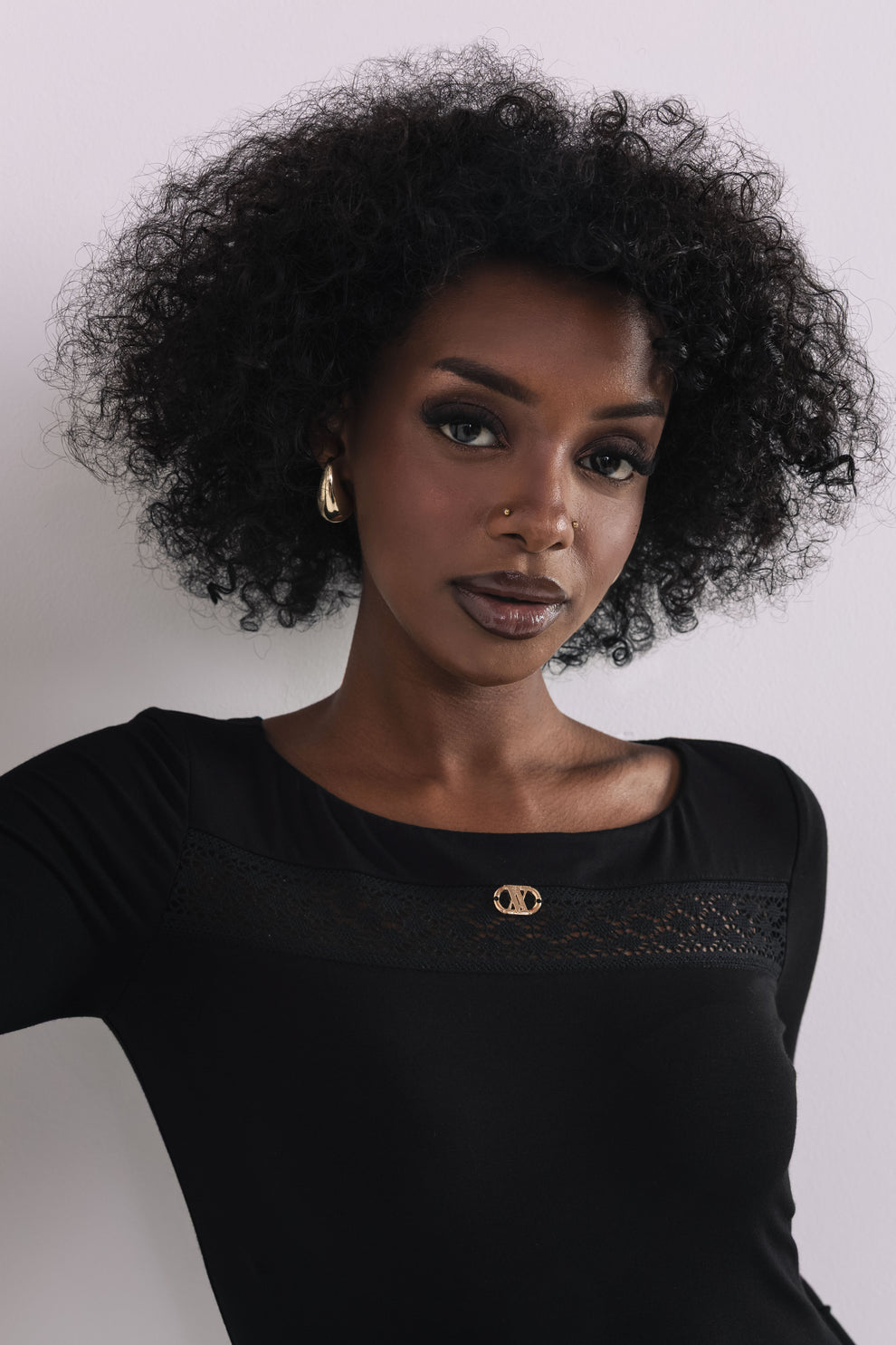 AMNESIA Opli tričko čierne