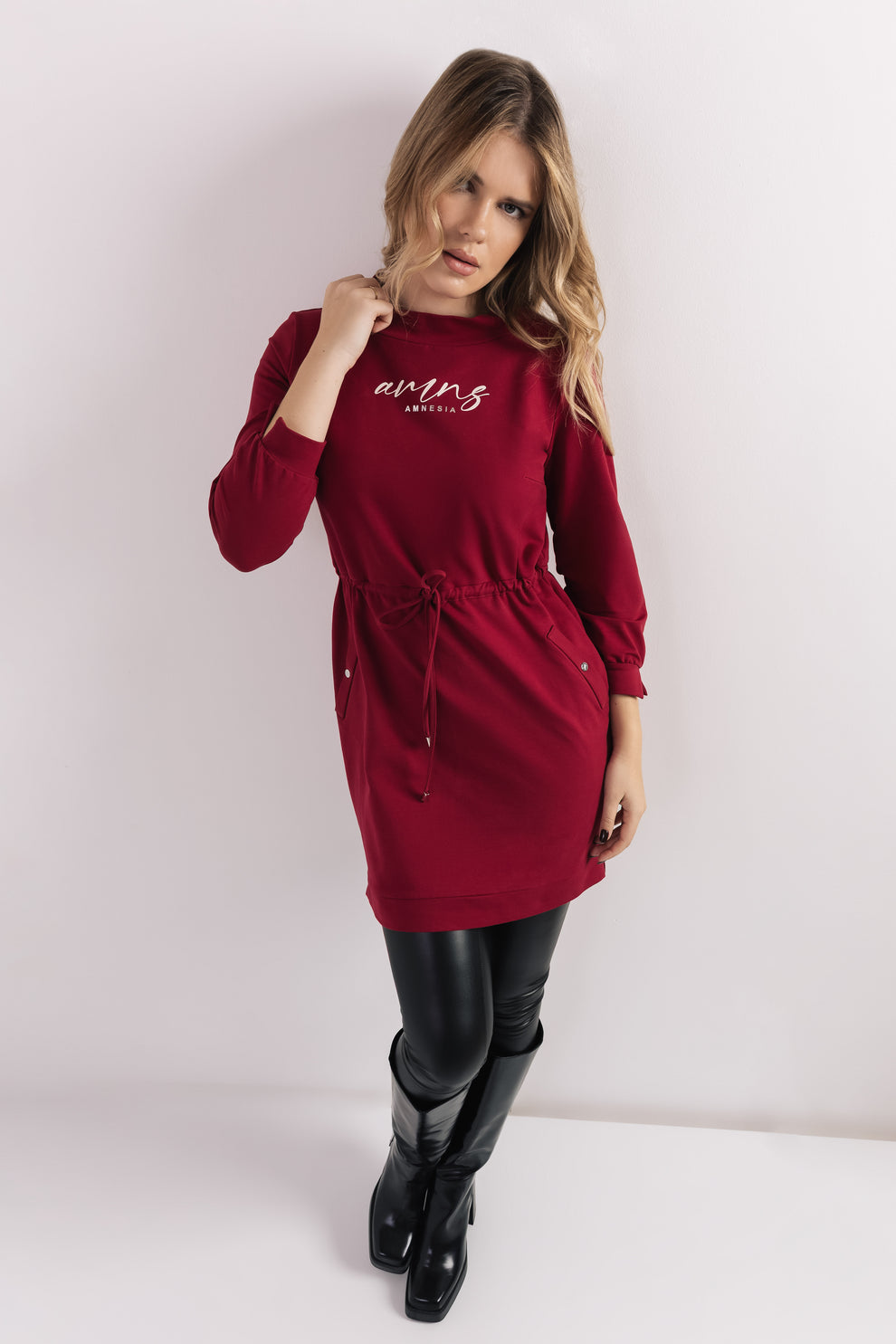 AMNESIA Ozin šaty bordové