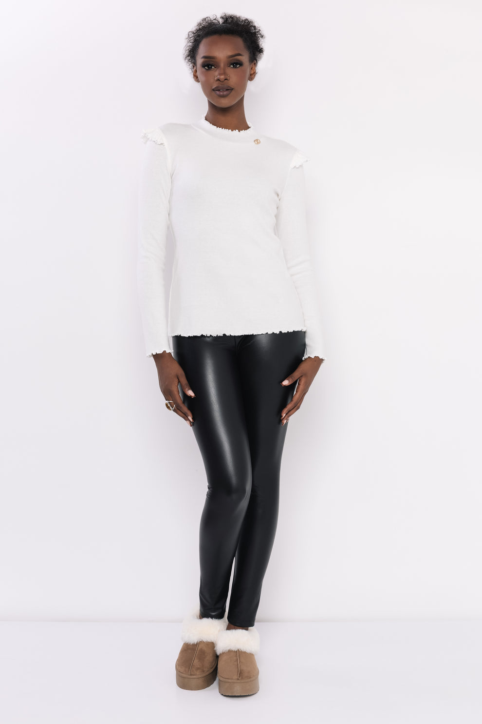 AMNESIA Polen pulóver krémový