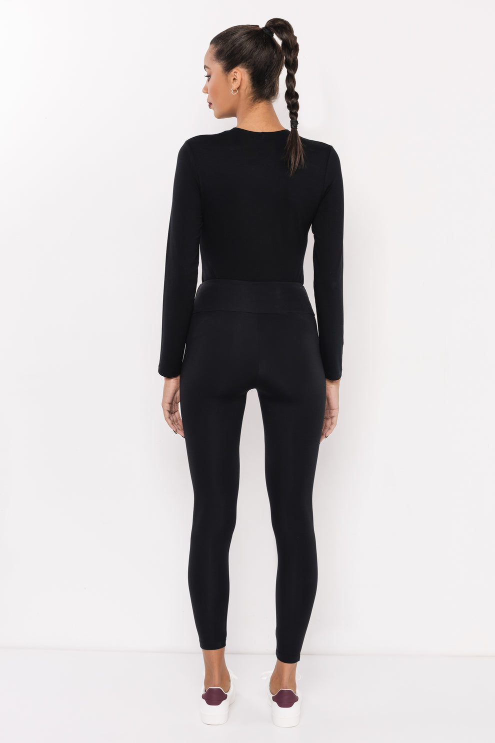 AMNESIA Vica legíny čierne