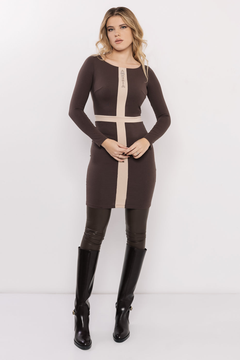 AMNESIA Razin šaty hnedé