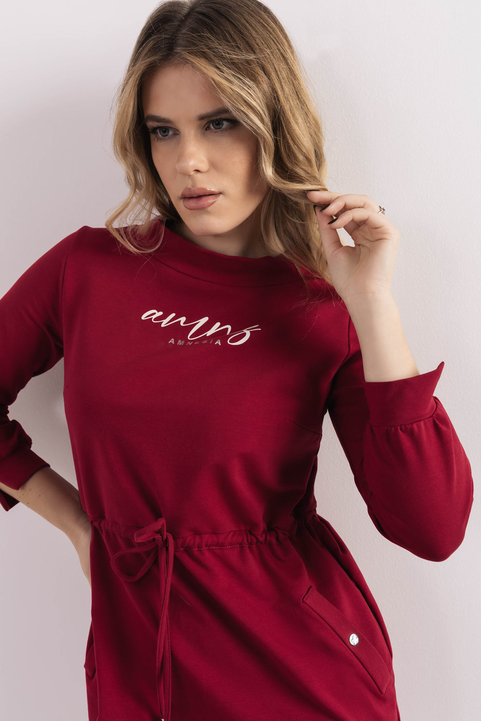 AMNESIA Ozin šaty bordové