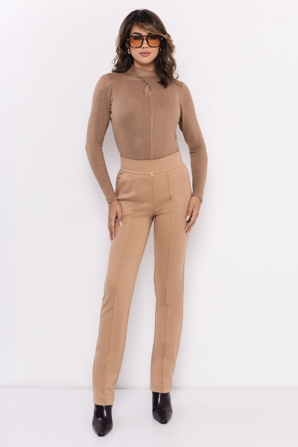 AMNESIA Suply tričko camel